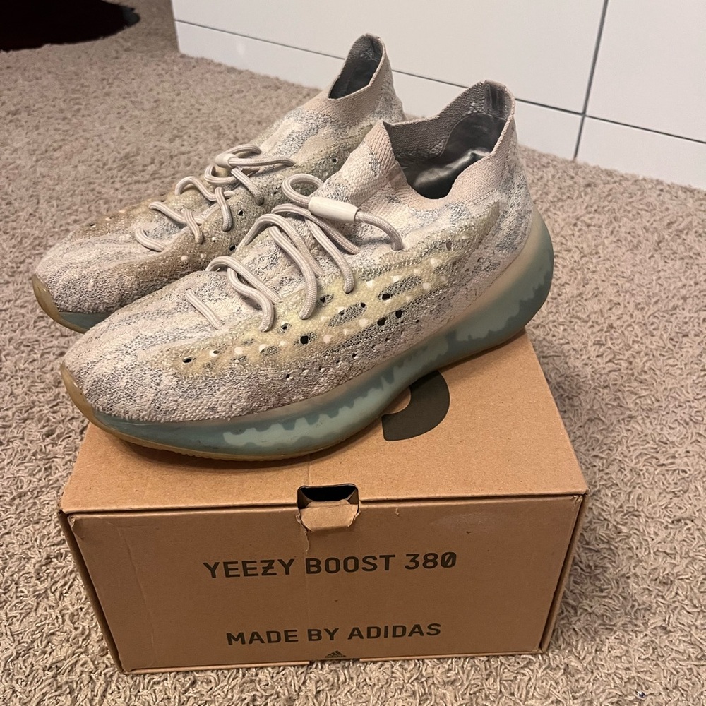 Adidas Yeezy Boost 380 alien size 10.5